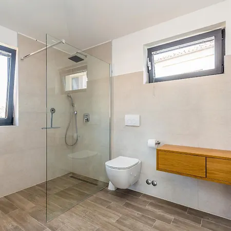 度假居 Zora Rasopasno